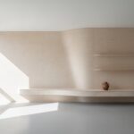 Sklejka falcata w aranżacji wnętrz: Nowoczesny design i lekkość konstrukcji